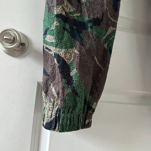 Guess Camo Crochet Cargo High Rise Joggers Pants Womens Size 30 NWOT RARE Boho - Picture 14 of 16